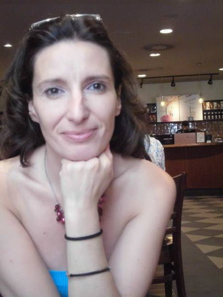 Claudia QUINTAS (PARIS, MONTEREAU FAULT YONNE) Copains d'avant